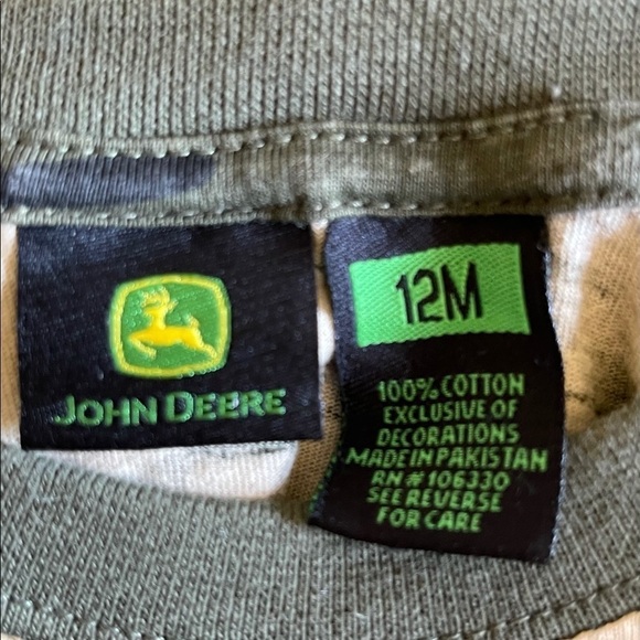 John Deere camouflage shirt with Tractor - Picture 3 of 11